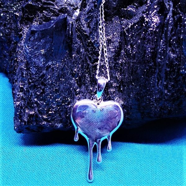 Stunning Sterling SilverMelting Heart Pendant